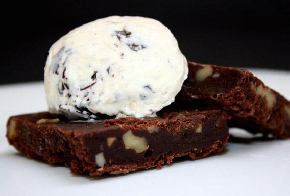 Brownie de chocolate delicioso y fácil