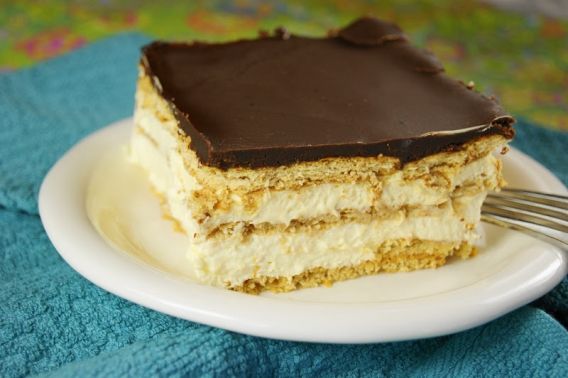 Postre de galletas, vainilla y chocolate sin horno