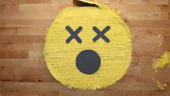 Piñata Emoji