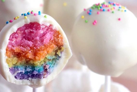 Cake pops arcoíris paso a paso