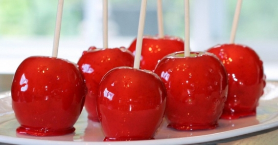 Cómo hacer manzanas caramelizadas