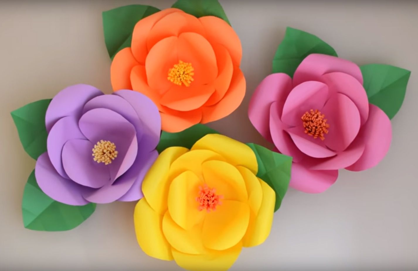 Cómo hacer flores de papel gigantes para eventos  Cómo hacer flores de  papel, Plantilla de flor de papel, Hacer flores de papel