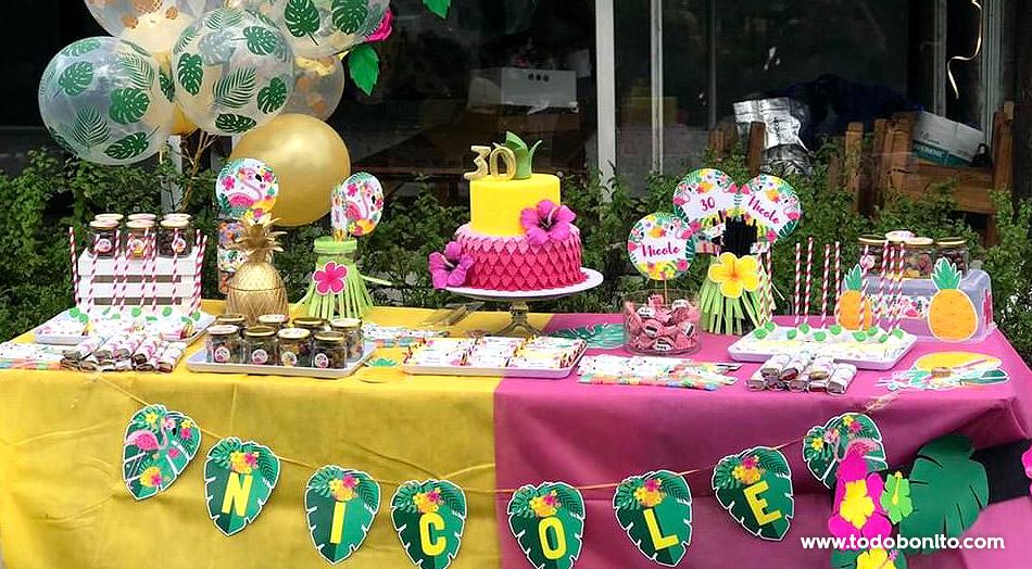 Niqui festejó sus 30 años con flamencos y ananás