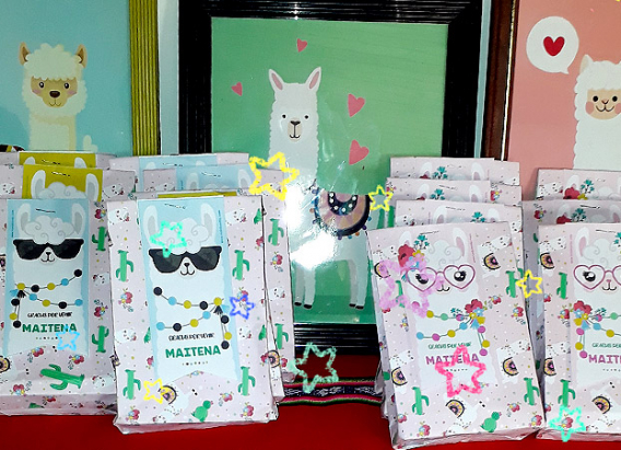 Los 9 de Maitena con llamitas